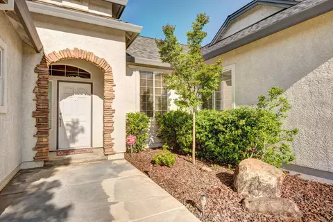 4674 Nantucket Dr, Redding, CA 96001 photo 3