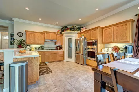 4674 Nantucket Dr, Redding, CA 96001 photo 4