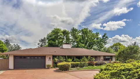 845 Dawson Ct, Redding, CA 96003 photo 1