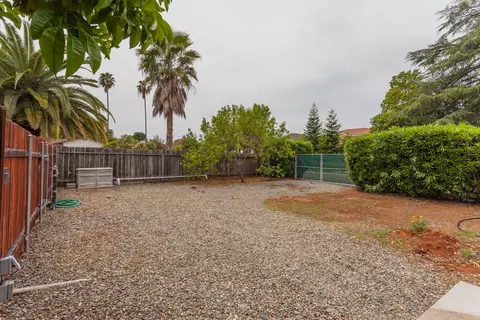 1875 Crestmont Dr, Redding, CA 96002 photo 6