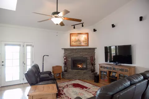 20765 Live Oak Rd, Red Bluff, CA 96080 photo 10