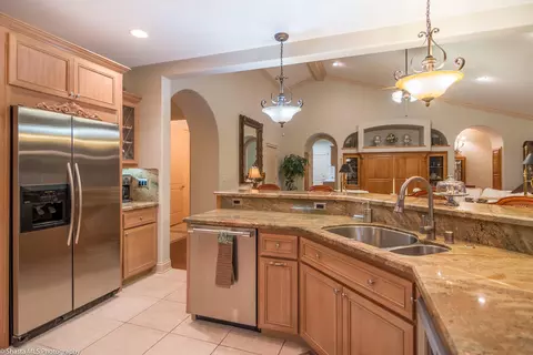 2490 Crescent Moon Ct, Redding, CA 96001 photo 12