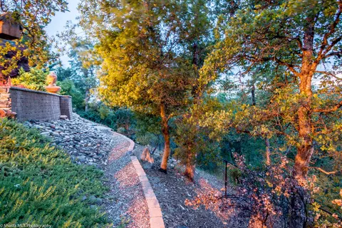 2490 Crescent Moon Ct, Redding, CA 96001 photo 28