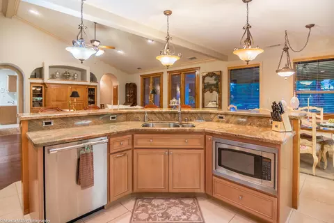 2490 Crescent Moon Ct, Redding, CA 96001 photo 14