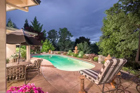 2490 Crescent Moon Ct, Redding, CA 96001 photo 24