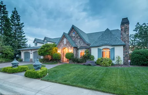 2490 Crescent Moon Ct, Redding, CA 96001 photo 29