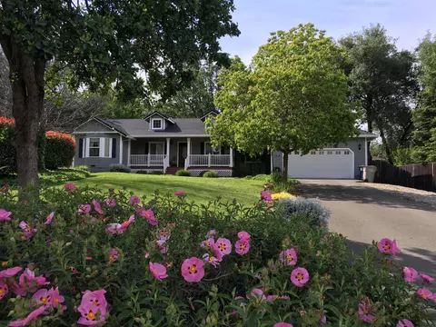 1814 Whaley Ct, Redding, CA 96003 photo 1