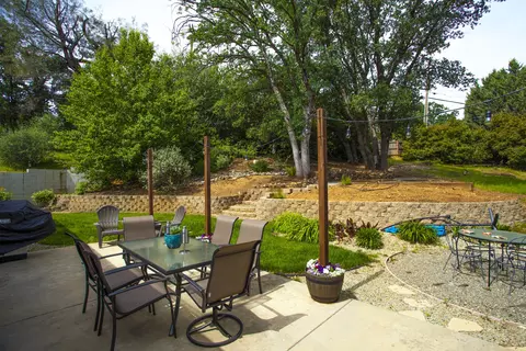 1814 Whaley Ct, Redding, CA 96003 photo 20