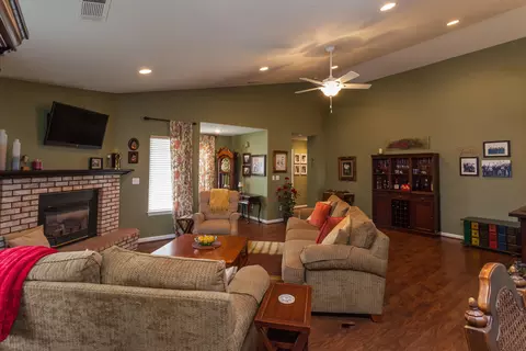 399 Franciscan Trl, Redding, CA 96003 photo 1