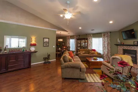 399 Franciscan Trl, Redding, CA 96003 photo 2