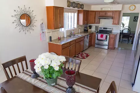 3867 Rushmore Dr, Redding, CA 96001 photo 3