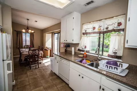 945 Spaniel Dr, Redding, CA 96003 photo 12