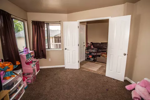 945 Spaniel Dr, Redding, CA 96003 photo 5