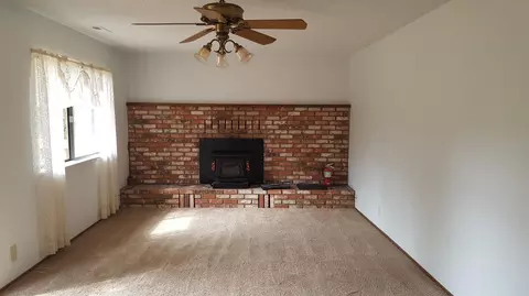 11701 Milton Park Ln, Redding, CA 96003 photo 5