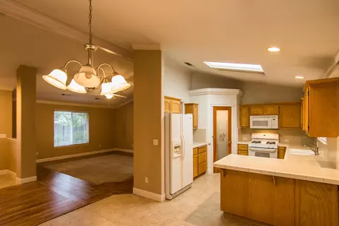 2722 Garnet Ct, Redding, CA 96001 photo 5
