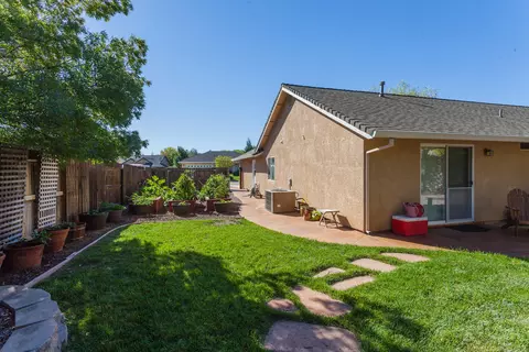 2722 Garnet Ct, Redding, CA 96001 photo 17