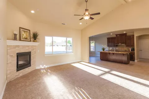 6549 Capitola Pl, Redding, CA 96001 photo 5