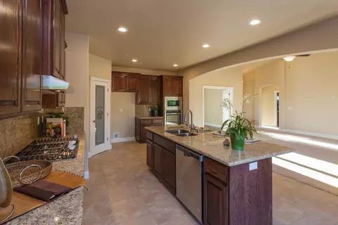 6549 Capitola Pl, Redding, CA 96001 photo 3