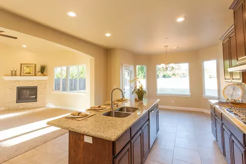 6549 Capitola Pl, Redding, CA 96001 photo 4