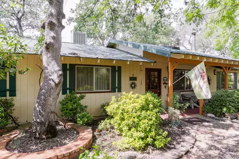 16425 Trail Dr, Redding, CA 96001 photo 2