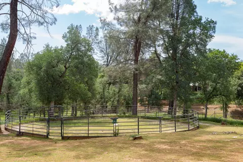 16425 Trail Dr, Redding, CA 96001 photo 25