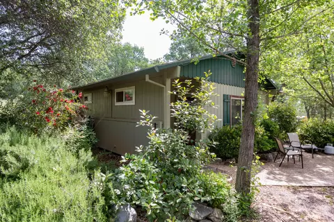 16425 Trail Dr, Redding, CA 96001 photo 37