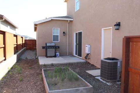841 Domain Way, Redding, CA 96003 photo 4