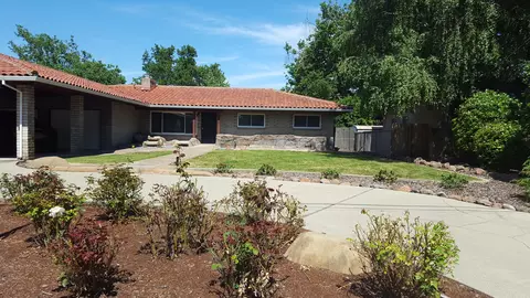 470 Brearcliffe Dr, Red Bluff, CA 96080 photo 1