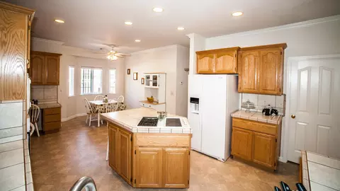 20389 Greenview Dr, Redding, CA 96002 photo 10
