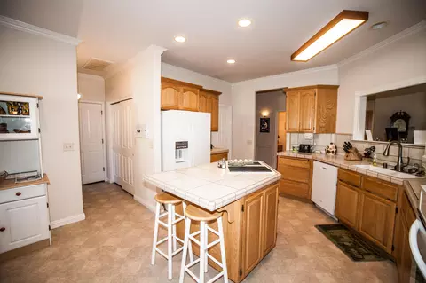 20389 Greenview Dr, Redding, CA 96002 photo 13