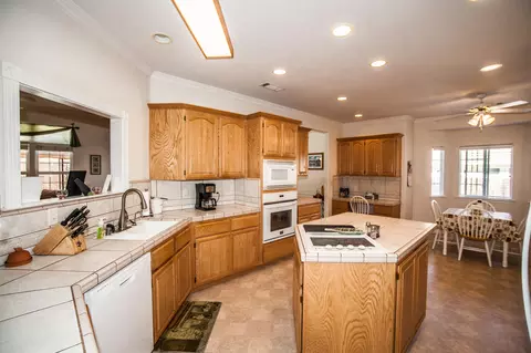 20389 Greenview Dr, Redding, CA 96002 photo 12