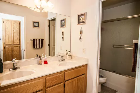 20389 Greenview Dr, Redding, CA 96002 photo 21