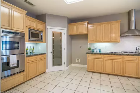 1049 Chardonnay Walk, Redding, CA 96001 photo 8