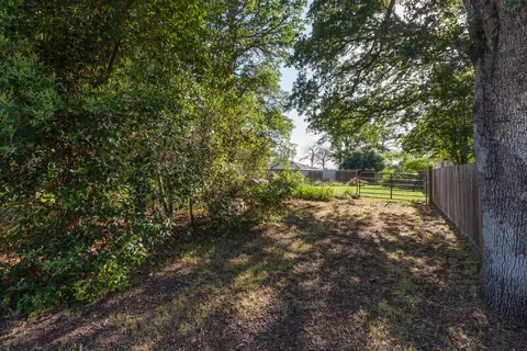 8950 Brentwood Way, Redding, CA 96002 photo 31