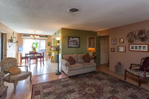 8950 Brentwood Way, Redding, CA 96002 photo 6