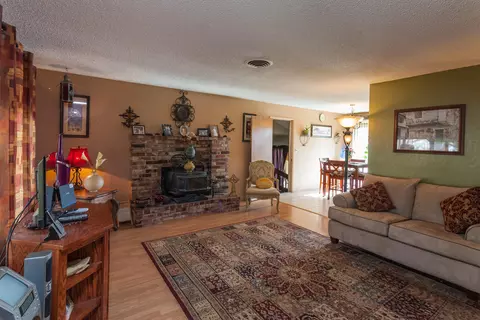 8950 Brentwood Way, Redding, CA 96002 photo 5