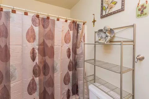 8950 Brentwood Way, Redding, CA 96002 photo 16