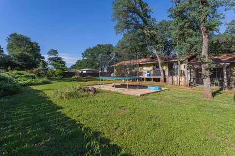 8950 Brentwood Way, Redding, CA 96002 photo 24