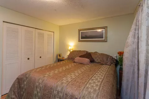 8950 Brentwood Way, Redding, CA 96002 photo 18