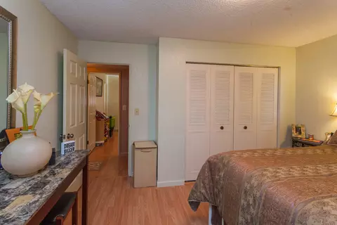 8950 Brentwood Way, Redding, CA 96002 photo 19