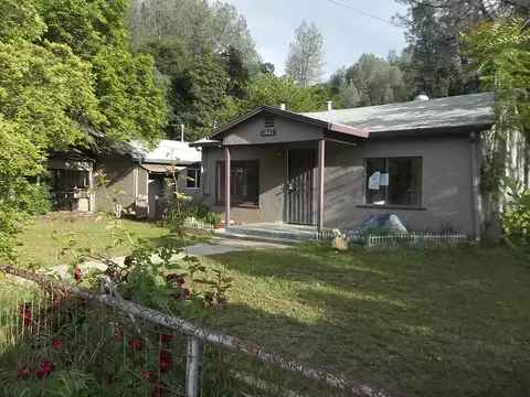1941 Kenyon Dr, Redding, CA 96001 photo 1