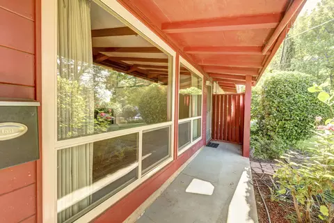 1760 Barbara Rd, Redding, CA 96003 photo 3