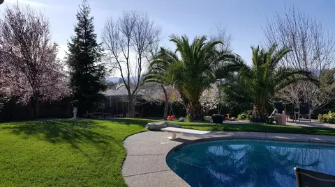 1854 Harvard Way, Redding, CA 96003 photo 2