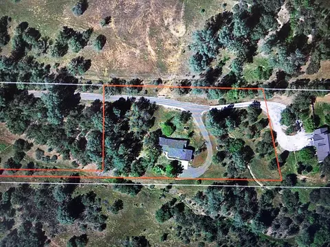1375 Hope Ln, Redding, CA 96003 photo 3