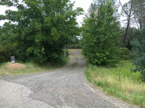 1375 Hope Ln, Redding, CA 96003 photo 17