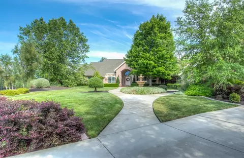 2394 Dream St, Redding, CA 96001 photo 2