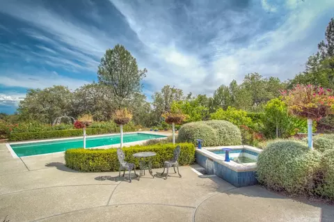 2394 Dream St, Redding, CA 96001 photo 6