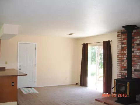 15945 Cloverdale Rd, Anderson, CA 96007 photo 5