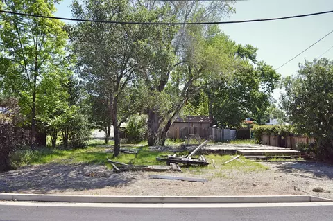2573 Bunker St, Redding, CA 96002 photo 3