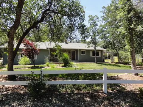 9010 Simmons Rd, Redding, CA 96001 photo 1